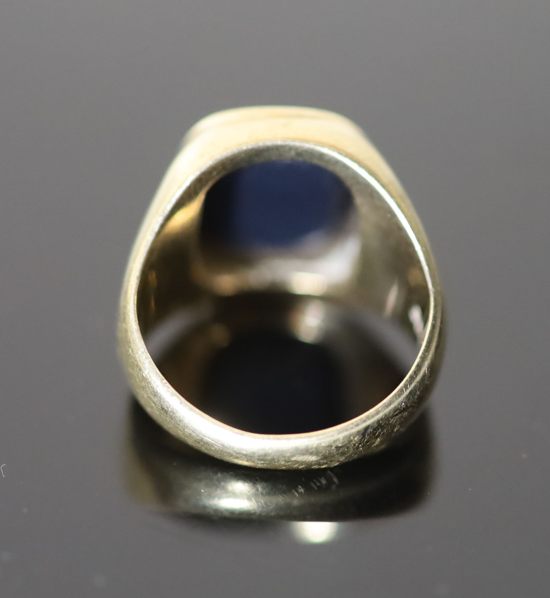 An early-mid 20th century 14ct gold and blue sardonyx set signet ring,